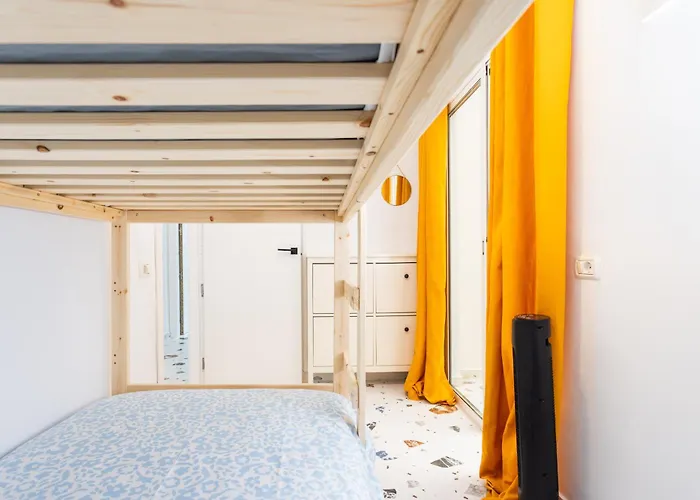 Home2book Bright & Cozy Cruz *